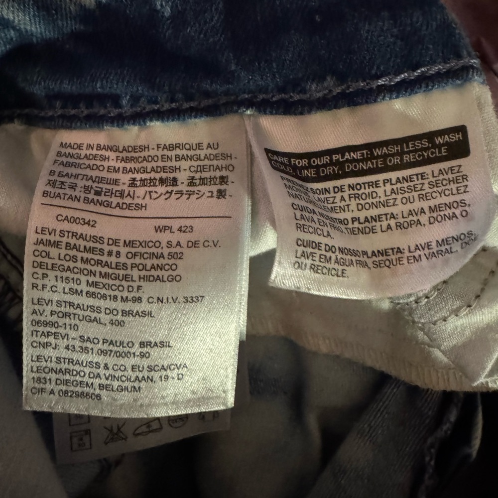 Levi’s Two-Tone Denim Jeans - Picture 4 of 4